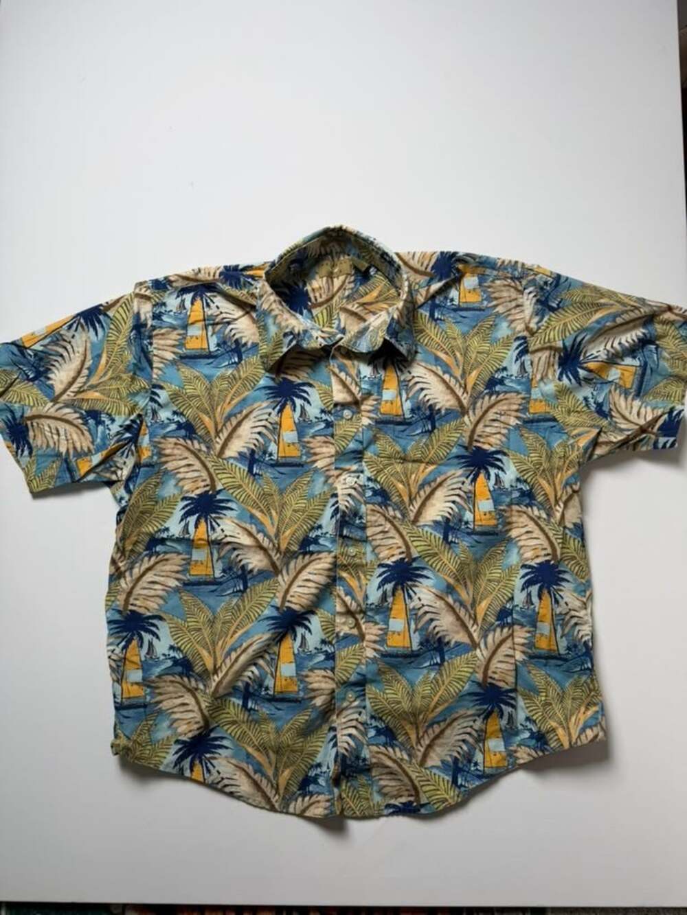 Wrinkle Free Retro Tropical Sail Boat Hawaiian Button Up Shirt Men's Large